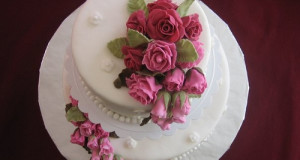 Beautifully Detailed Wedding Cake With Roses